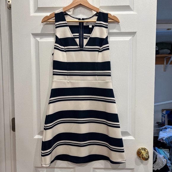 NWT Abercrombie & Fitch Blue and White Striped Mini Dress, Size M - Picture 6 of 12
